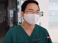 BS. Phạm Văn Phúc - Khoa Hồi sức tích cực, Bệnh viện Bệnh Nhiệt đới Trung ương (Ảnh: Đặng Thanh) 