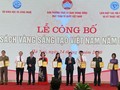 7 công trình tiêu biểu phòng, chống COVID-19 của nhiều nhóm tác giả khác nhau đã được vinh danh tại lễ công bố sách vàng sáng tạo Việt Nam (Ảnh: MTTQ VN) 