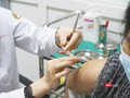Tình nguyện viên được tiêm vaccine phòng COVID-19 (Ảnh - Minh Thuý) 