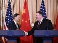 Ngoại trưởng Mỹ Mike Pompeo cùng Chủ nhiệm Văn phòng Ủy ban công tác ngoại sự Trung ương Đảng Cộng sản, Ủy viên Bộ chính trị Trung Quốc Dương Khiết Trì.