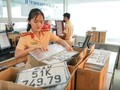 Từ 1/8, chủ xe máy, ô tô có thể bấm biển số trên app, không cần mang xe đi đăng ký