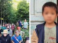 Nhiều người dân chia nhau tìm kiếm bé trai.