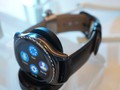 Phiên bản Gear S2 Calssic có thêm dây đeo bằng da lịch lãm - Ảnh: T.Luân