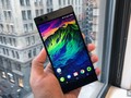 Razer Phone ra mắt 15/11/2017, là mẫu smartphone đầu tay của Razer (Nguồn: Engadget)