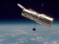 Kính viễn vọng không gian Hubble của NASA (Ảnh: Business Insider)
