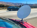 Tài xế bị phạt vì lắp bộ thu internet của SpaceX trên xe ô tô (Ảnh: The Verge)