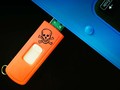 Hacker ngụy trang USB chứa mã độc, nhiều công ty Mỹ sập bẫy (Ảnh: Gizmodo)