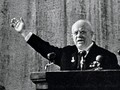 N.Khrushchev đọc diễn văn tại Đại hội XX của Đảng Cộng sản Liên Xô chống J.Stalin và xuyên tạc lịch sử Liên Xô, mở đầu “cải tổ 1.0” (Ảnh: Ogonhyok)