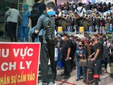 Rất đông người nhập cảnh muốn đổ dồn về các khu cách ly cao cấp ảnh 7 Một người nhiễm cách ly 280 người, 1.600 giường bệnh sẽ cách ly 480.000 người nhưng khách quốc tế vẫn chưa chịu đeo khẩu trang phòng COVID-19