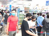 Cần có biện pháp ngăn chặn đám đông chen lấn, xếp hàng dài trong siêu thị