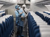 Virus corona 'ăn mòn' ngành hàng không