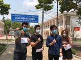 TP.HCM mở rộng trợ cấp cho người lao động mất việc, giáo viên mầm non ảnh 6 Hơn 2 tuần điều trị, 4 bệnh nhân ở BV Dã chiến Củ Chi được xuất viện