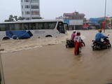 Ứng dụng cảnh báo ngập giúp tránh “cơn ác mộng” trên đường ảnh 6 Mưa ngập nhiều thành phố, có nơi ngang thắt lưng