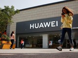 Vì sao Mỹ bất ngờ nới lỏng lệnh “cấm cửa” Huawei?