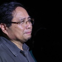Giọt nước mắt của Thủ tướng giữa đêm lũ