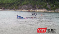 Liên tiếp trong những ngày qua, nhiều tàu cá ngư dân miền Trung bị nạn, hỏng máy phải trả trôi, phát tín hiệu cứu nạn.