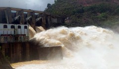 Bộ Công Thương sẽ thực hiện xử lý vi phạm hành chính đối với Công ty Hồ Bốn (chủ đầu tư Thủy điện Hố Hô) trong lĩnh vực an toàn đập. Đồng thời cảnh báo nếu tái phạm sẽ xem xét thu hồi giấy phép hoạt động điện lực