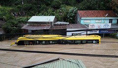 Miền Trung ngập trong biển nước