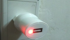 Củ sạc trở thành mối nguy hiểm tiềm tàn với người dùng di động. - Ảnh: Đức Thiện