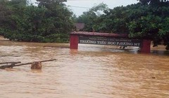 Nguy cơ lũ bất thường vẫn rình rập miền Trung