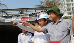 Sáng ngày 9/3, Bí thư Thành ủy Đà Nẵng Nguyễn Xuân Anh và lãnh đạo Đà Nẵng đã có buổi thị sát, kiểm tra hiện trường sạt lở và ô nhiễm tại khu vực bãi biển Mỹ Khê