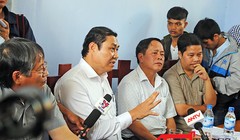 Theo Chủ tịch UBND TP Đà Nẵng Huỳnh Đức Thơ, việc các chủ đầu tư xây dựng công trình khi chưa có giấy phép là do tâm kts hôn nóng, chủ quan và không làm điều gì bậy bạ