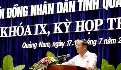 Chủ tịch UBND tỉnh Quảng Nam Đinh Văn Thu phát biểu tại Kỳ họp thứ 5, HĐND tỉnh Quảng Nam khoá IX nhiệm kỳ 2016-2021