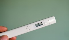 Bút thử nước Xiaomi cho phép người dùng có thể tự kiểm tra chất lượng nước uống hàng ngày hoặc nước nấu ăn… chỉ với vài thao tác đơn giản.