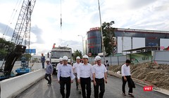 Chiều 16/10, Bí thư Thành ủy Đà Nẵng Trương Quang Nghĩa đã có chuyến thị sát, kiểm tra thực tế thi công công trình trọng điểm phục vụ APEC 2017-Hầm chui nút giao thông Nguyễn Tri Phương-Điện Biên Phủ.