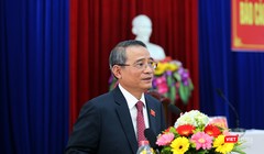 Bí thư Thành ủy Đà Nẵng Trương Quang Nghĩa chia sẻ với cử tri quận Hải Châu tại buổi tiếp xúc cử tri của Đoàn đại biểu Quốc hội TP Đà Nẵng diễn ra sáng 13/12.