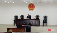 Sáng 16/1, Hội đồng xét xử sơ thẩm vụ án hình sự nhắn tin đe dọa giết người đối với Chủ tịch UBND TP Đà Nẵng Huỳnh Đức Thơ đã quyết định hoãn phiên tòa với lý do bị cáo và luật sư bào chữa vắng mặt.