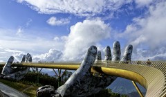 Cầu Vàng trên đỉnh Bà Nà - Đà Nẵng đang là điểm đến được du khách trong và ngoài nước quan tâm