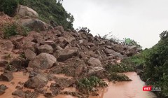 Tuyến đường đi Bãi Cát Vàng, bán đảo Sơn Tràị sạt lở nghiêm trọng.