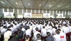 Ông Trần Bá Dương, Chủ tịch HĐQT THACO đọc  thông điệp đầu năm tạo động lực để THACO phát triển trong năm 2019 và tương lai.