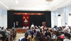 Sáng 9/4, ông Đinh Văn Thu - Chủ tịch UBND tỉnh Quảng Nam đã tiếp và ghi nhận các đề đạt của hàng trăm khách hàng liên quan đến vụ "bẻ kèo" giữa Bách Đạt An và Hoàng Nhất Nam.