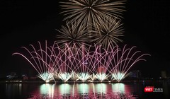 Màn trình diễn pháo hoa của đội Nga tại DIFF 2019