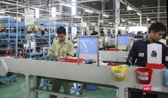 Công nhân ngành cơ khí với tỷ lệ có việc làm sau ra trường cao đang làm việc tại phân xưởng lắp ráp ô tô