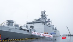 Chiến hạm tàng hình đa nhiệm Hải quân Ấn Độ - INS Sahyadri (F-49) tại Cảng Tiên Sa (Đà Nẵng) sáng 29/10