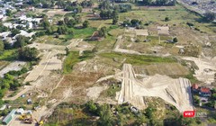 Hiện trạng dự án là ruộng hoa màu và nghĩa địa chưa được đền bù giải tỏa nhưng đã được rao bán