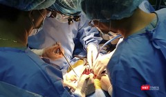 Ê kíp bác sĩ Bệnh viện Đà Nẵng đang thực hiện ca ghép thận cho bệnh nhân