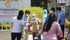 Bânhj nhân điều trị tại Bệnh C Đà Nẵng xuất viện sau lệnh dỡ bỏ phong tỏa đối với bệnh viện này