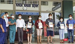 5 bệnh nhân COVID-19 vừa được  viện sáng nay tại Bệnh viện dã chiến Hòa Vang 