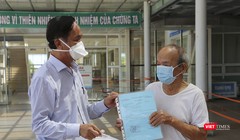Bệnh nhân 525 (90 tuổi) vừa được Bệnh viện Đa khoa Trung ương Quảng Nam công bố khỏi bệnh và xuất viện