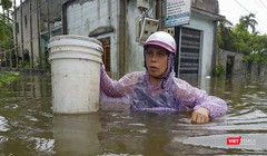 Người dân miền Trung rất cần sự giúp đỡ bằng những mặt hàng thiết yếu.