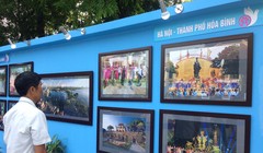 100 bức tranh, ảnh được trưng bày tại triển lãm.