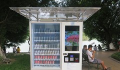 Máy bán hàng tự động tại khu vực Hồ Gươm