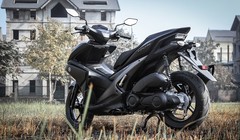 Giảm xóc sau của Yamaha NVX được cho là có thiết kế khá nhỏ so với tổng thể xe. 