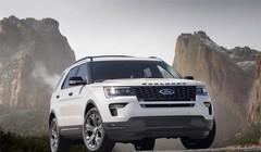 Ngoại thất Explorer thay đổi nhẹ ở lưới tản nhiệt và đèn sương mù.