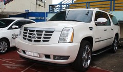Cadillac Escalade đời 2007 rao bán tại Sài Gòn.