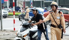 Cảnh sát giao thông Hà Nội sẽ được trang bị điện thoại thông minh để thực hiện công tác quản lý.